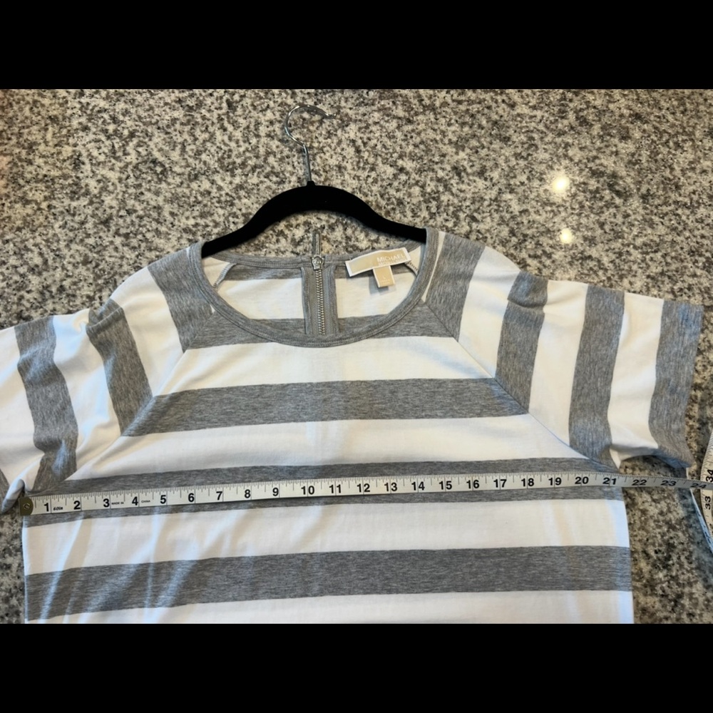 MICHAEL Michael Kors Gray And White T-Shirt Dress Size Large - Picture 6 of 7